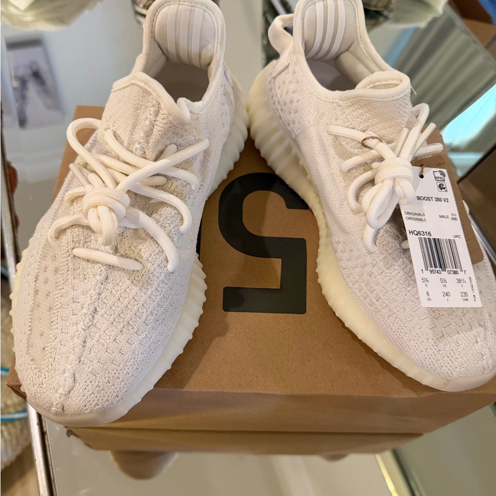 Yeezy Kids Cream Sneakers